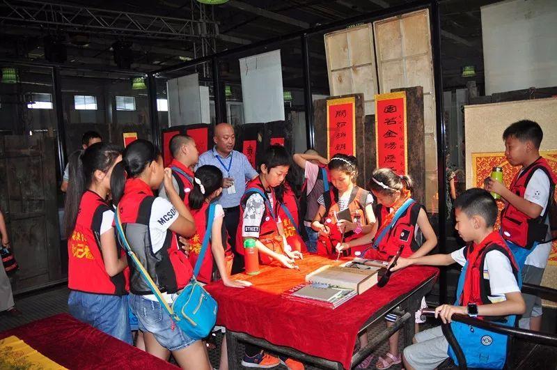 高层建筑发生火灾时人员可通过什么逃生游戏画面